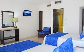 Hotel Delfin Pv Beach Resort